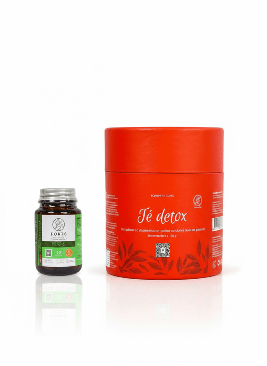 Pack Forte y Té Detox de Soraya By Clinic, pack de productos para el bienestar y la limpieza, cápsulas y té para la transformación corporal, control de apetito y energía con Soraya By Clinic, pack de 2 productos de bienestar de Soraya By Clinic, foto del pack Forte y Té Detox, el dúo de productos de Soraya By Clinic para la rutina diaria, cápsulas y té para una sensación de ligereza.
