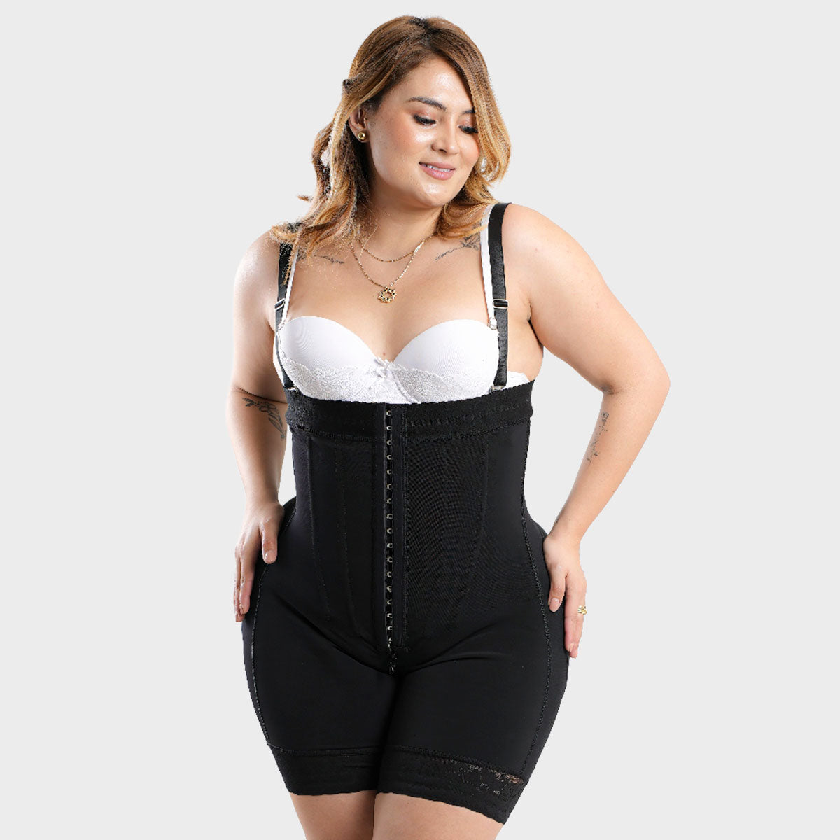 Faja Secret Boom con 8 varillas flexibles para definición máxima, Soraya by Clinic