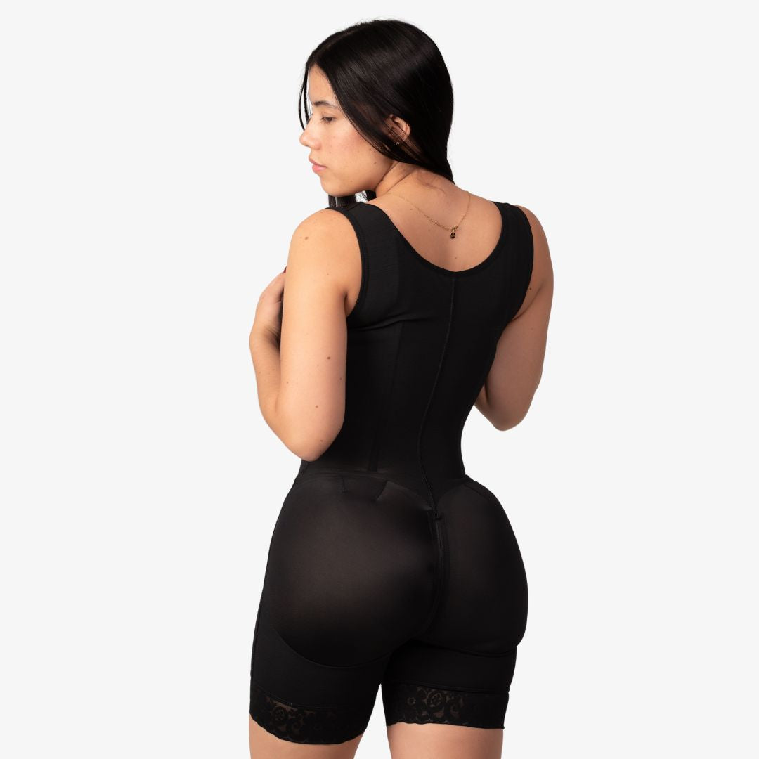 Faja Chupa Panza ofrece libertad en el busto y soporte completo, Soraya by Clinic