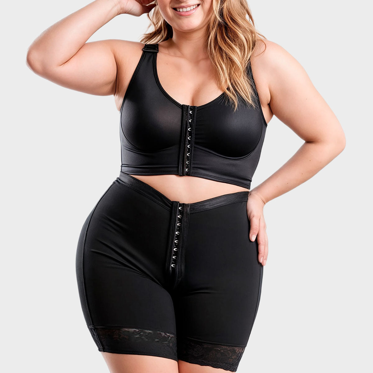 El brasier corrige y eleva, la faja short define y moldea, Soraya by Clinic