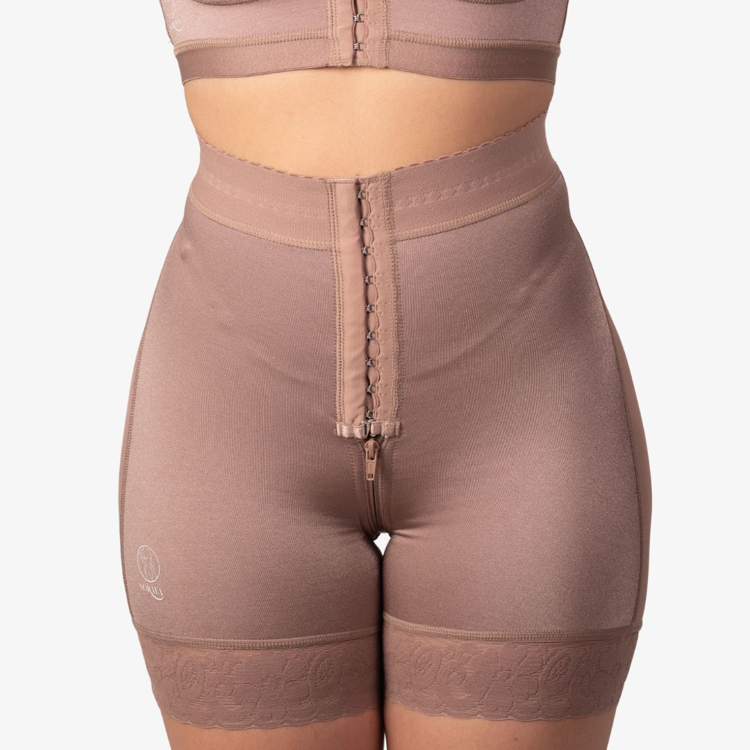 Faja Short Kim con broches ajustables de tres niveles, Soraya by Clinic